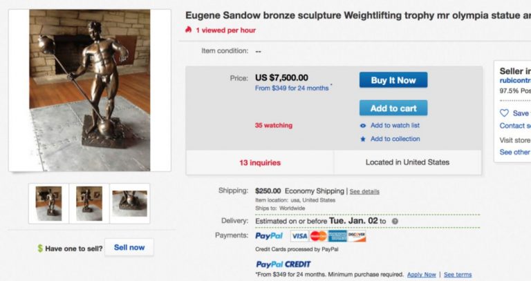 Alguém está vendendo um troféu original Mr. Olympia Sandow no Ebay