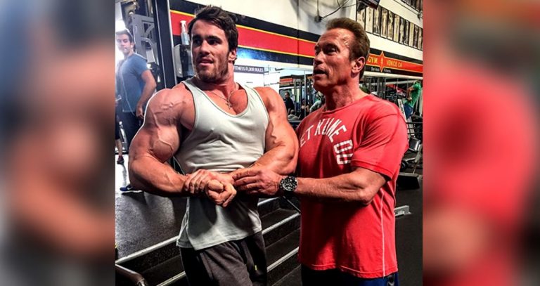 Calum Von more revela a pose ensinada por Arnold Schwarzenegger
