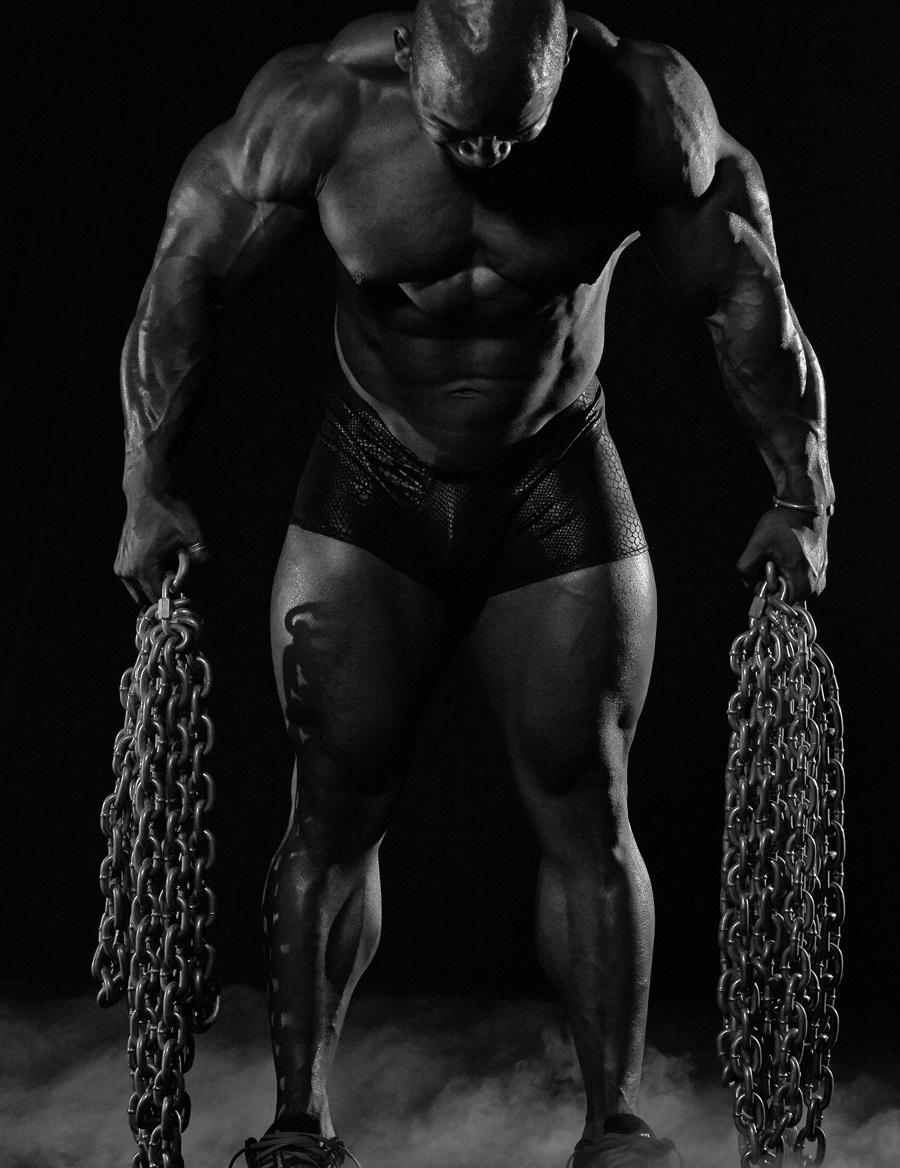 Generation Iron Chains Black and White