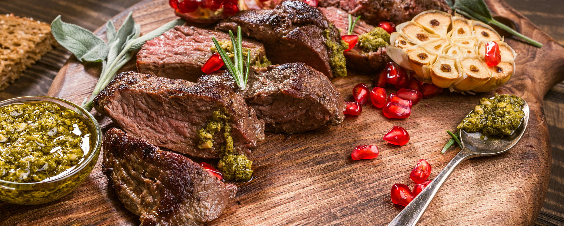 meat-steak-with-green-pesto-SBZUTR4.jpg