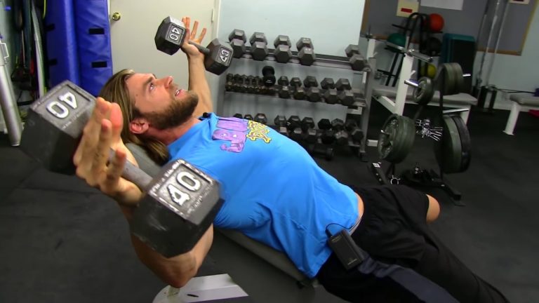 WATCH: 3 Easy Tips For Building A BIG CHEST