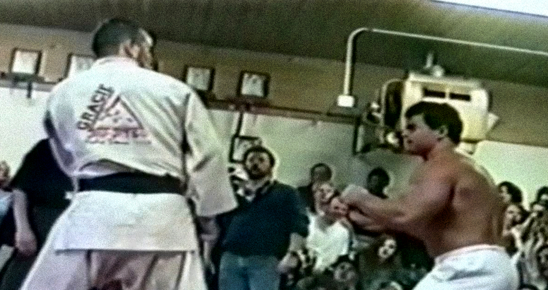 Throwback Fight: Gracie Jiujitsu Expert Vs Bodybuilding Champion ...