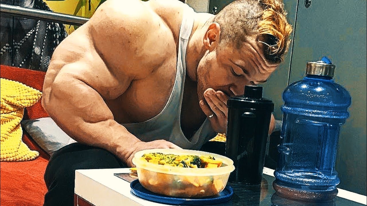 bodybuilding-motivation-eat-like-a-dog-to-get-major-gains