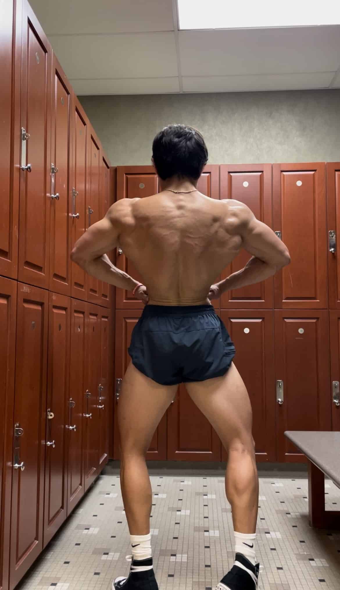 How To Get An Aesthetic V Taper And A Tiny Waist
