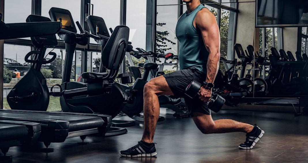 These are the 8 Best Dumbbell Exercises for Your Quads