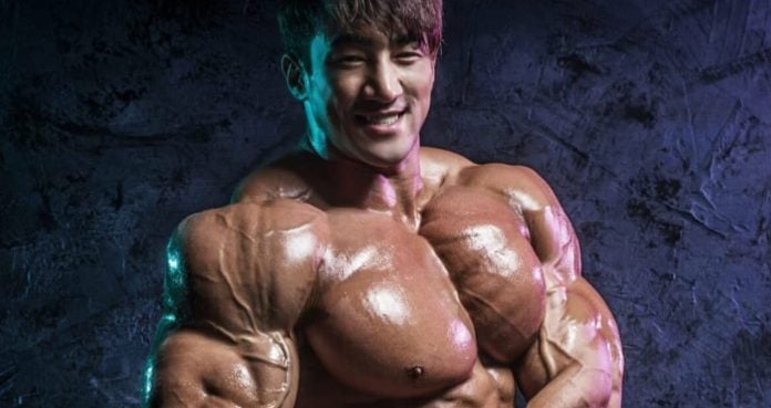 Chul Soon Hwang shoulder workout