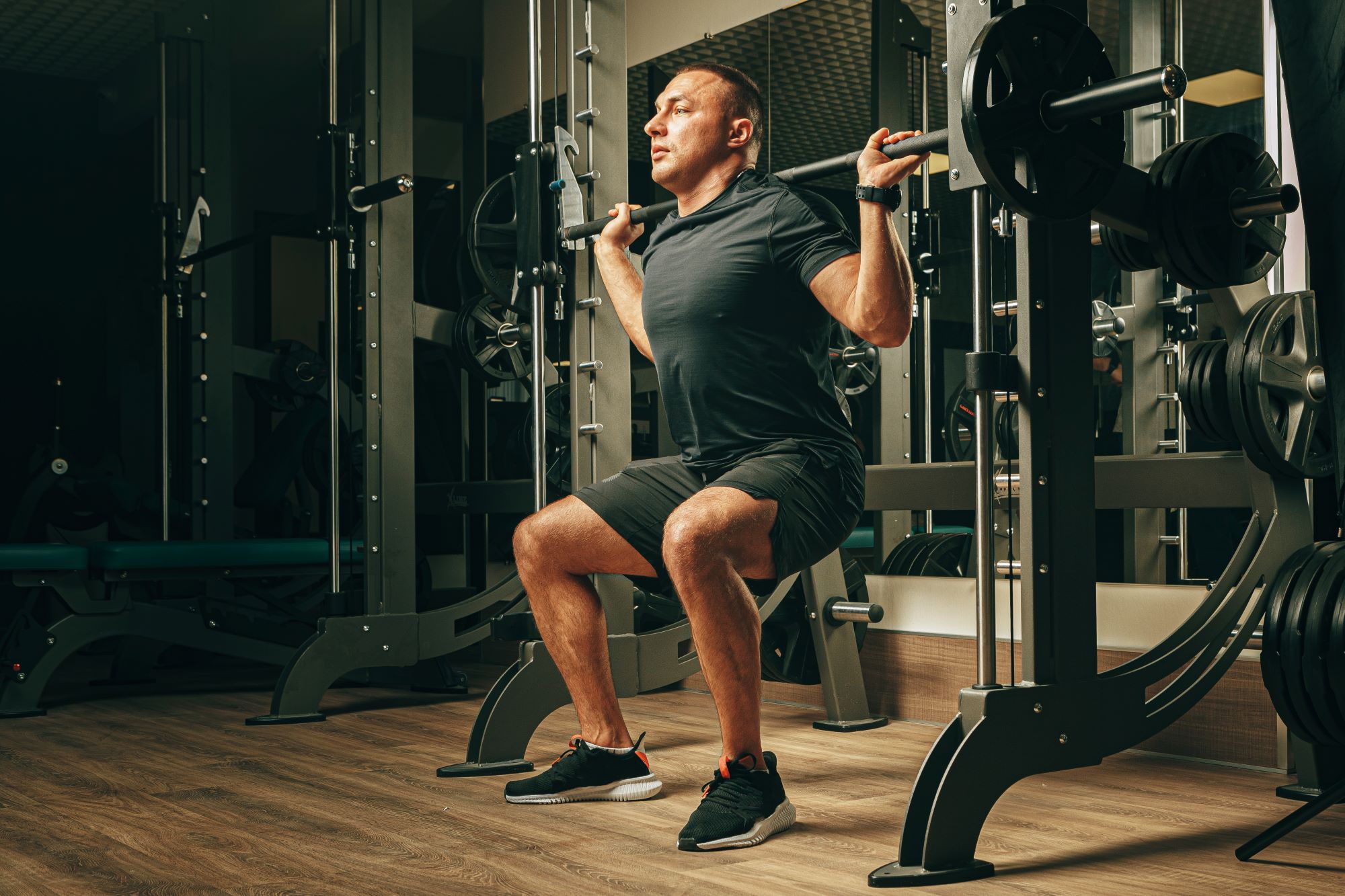 Proper squat form outlet on smith machine