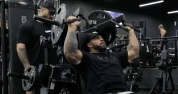 CBum and Iain Valliere shoulder workout