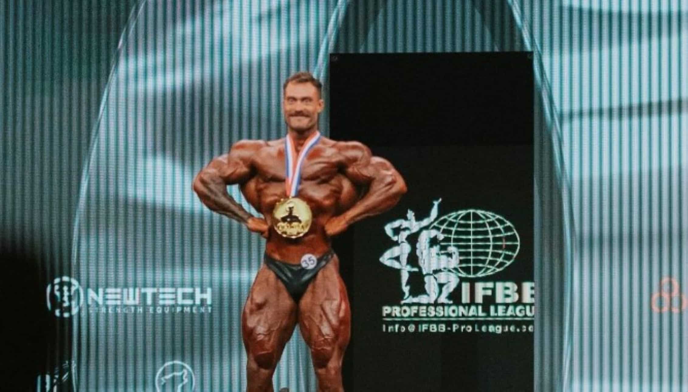 chris bumstead wins olympia