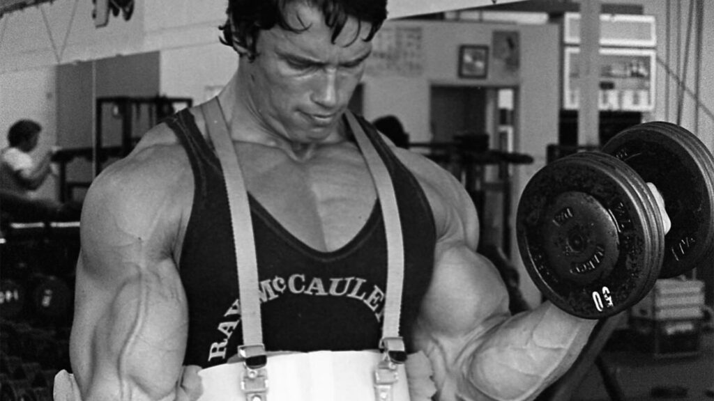 Arnold Schwarzenegger bicep curl
