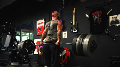 Tren Twins’ Chris Crushes 700-Pound Deadlift Without Wrist Straps
