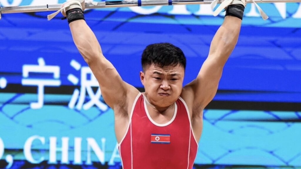Pak Myong Jin Shatters Two World Records